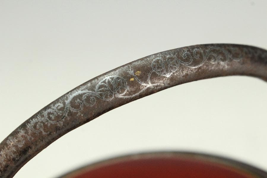古鉄 持ち手 唐草 銀象嵌 瓶 注器 鉄瓶 銀摘 金縁朱塗蓋(K-XA811)