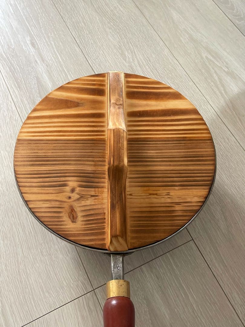 手作り鍛造 26cm中華鍋 1606g 木製鍋蓋付き