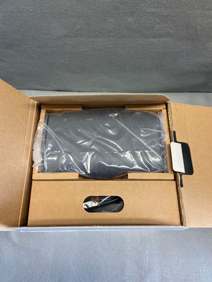 新品未使用 ホームルーター docomo  5G HR02 ダークグレー