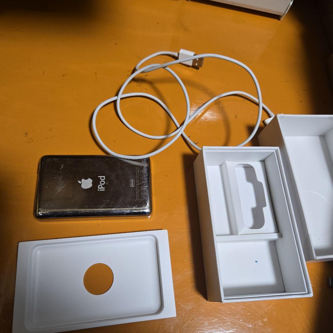 【ジャンク】Apple iPod classic 120GB　シルバー