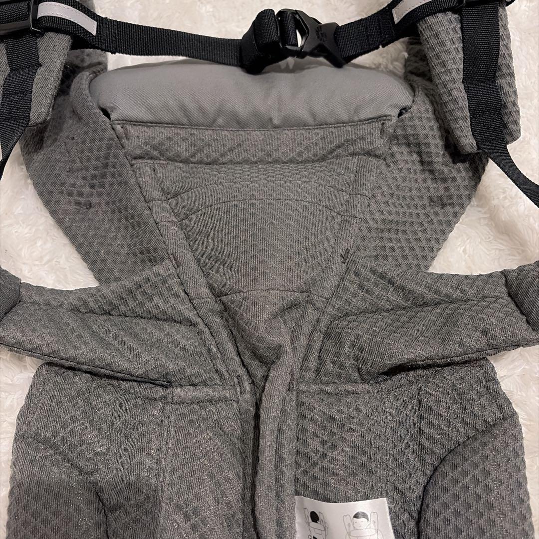 エルゴベビー 美品✨オムニブリーズ　抱っこ紐 グラファイトグレー　メッシュ新生児
