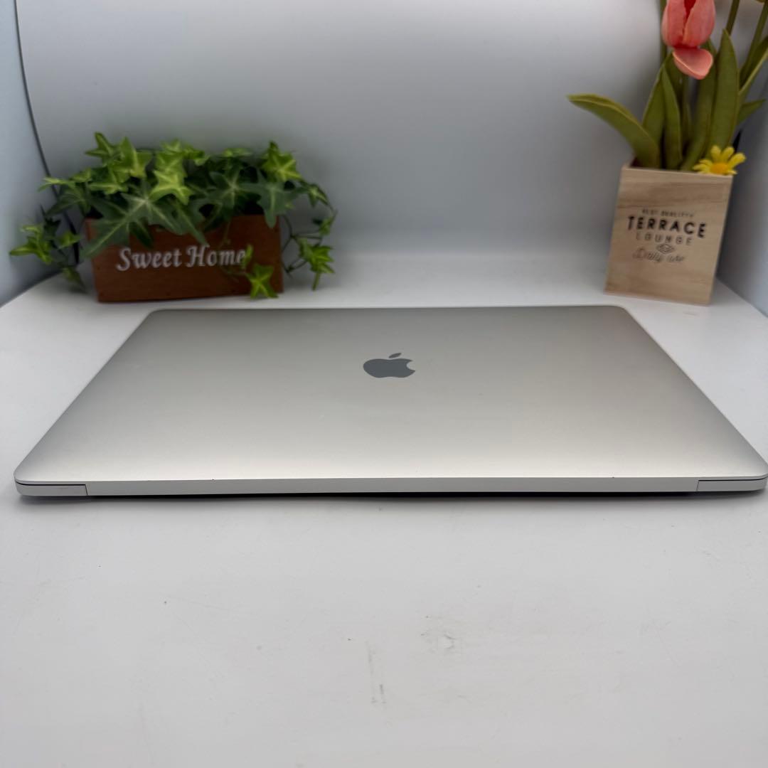 MacBook Pro 15インチ 2018 Ci9/32GB/1TB GPU