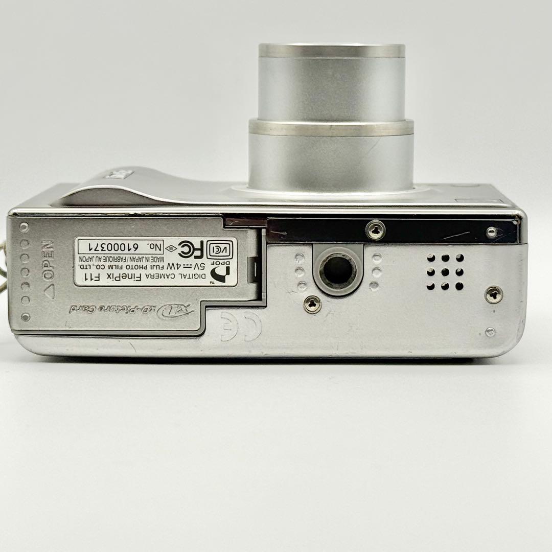 【動作品】FUJIFILM finepix F11 コンデジ デジタルカメラ