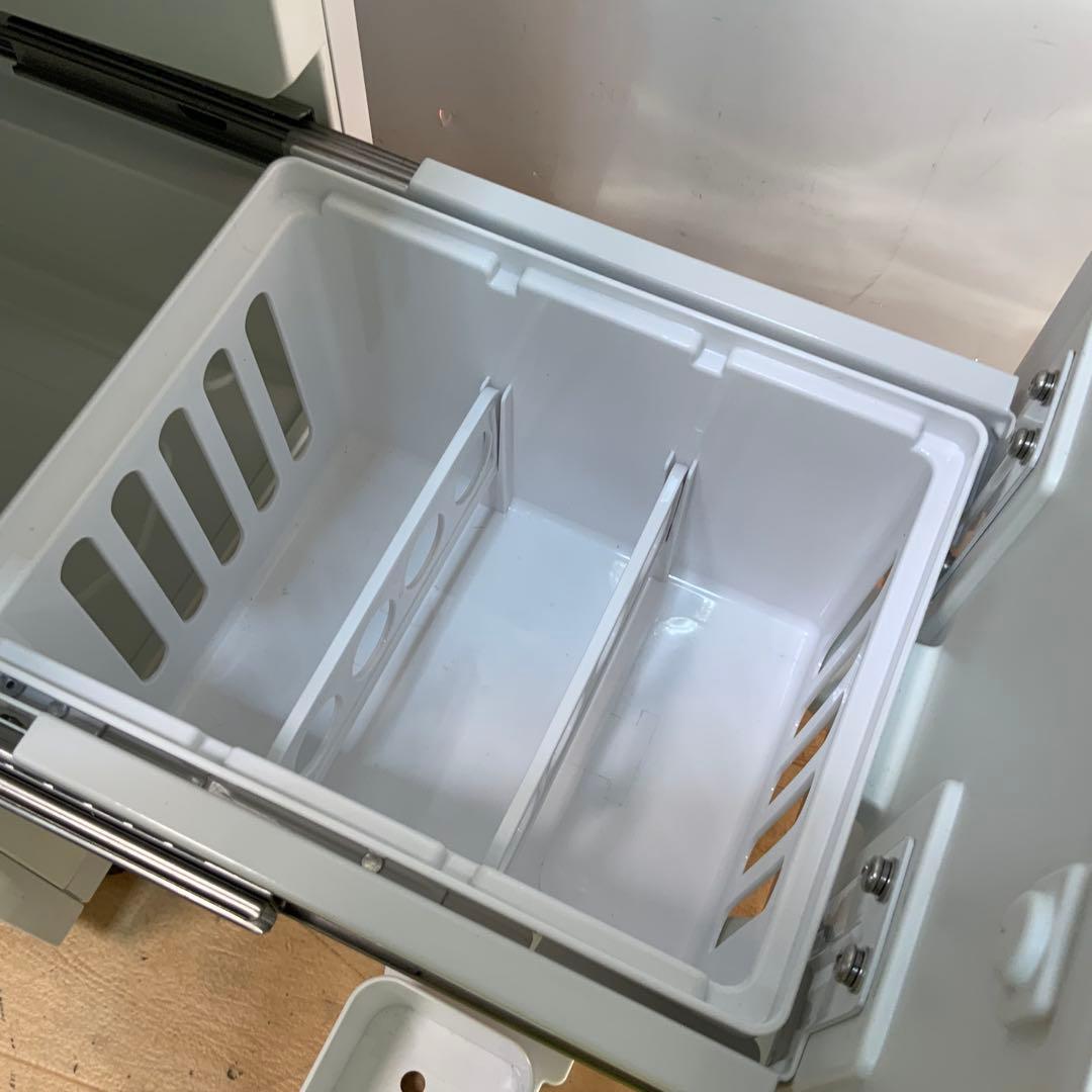 ツインバード　ベッドサイド冷蔵庫（ペルチェ式） HR-D282