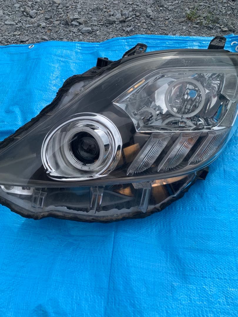 アルファード20後期　ヘッドライト　イカリング