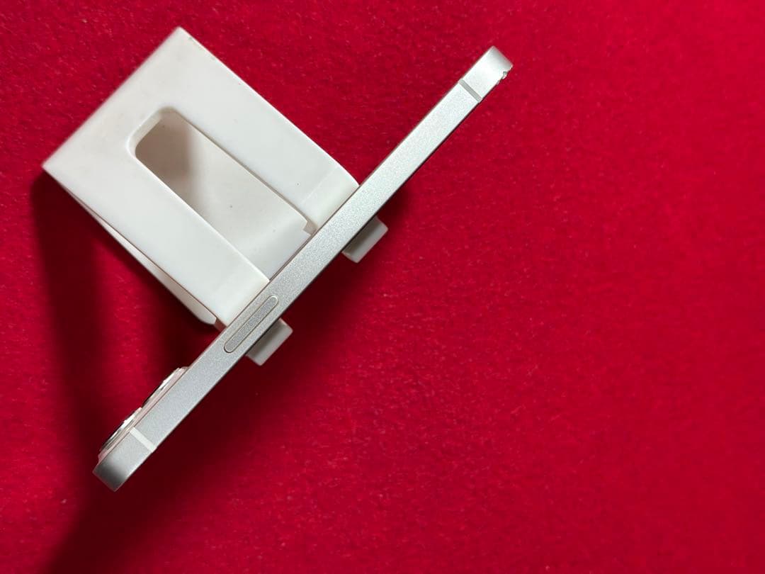 【6573】iPhone 13スターライト 128GB simフリー