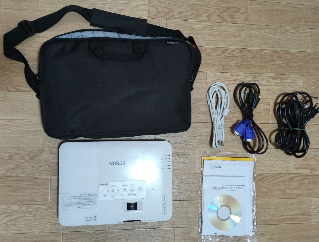 EPSON EB-1795F フルHD 3200lmプロジェクター