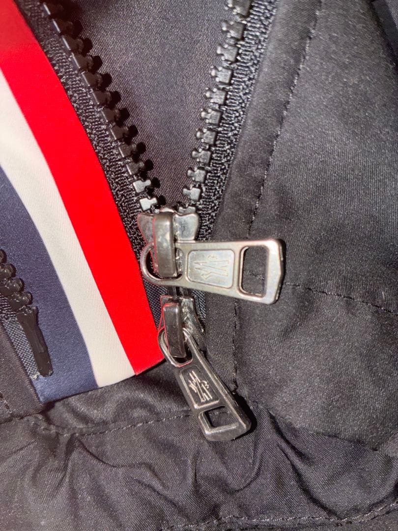 モンクレール　ナイロンブルゾン