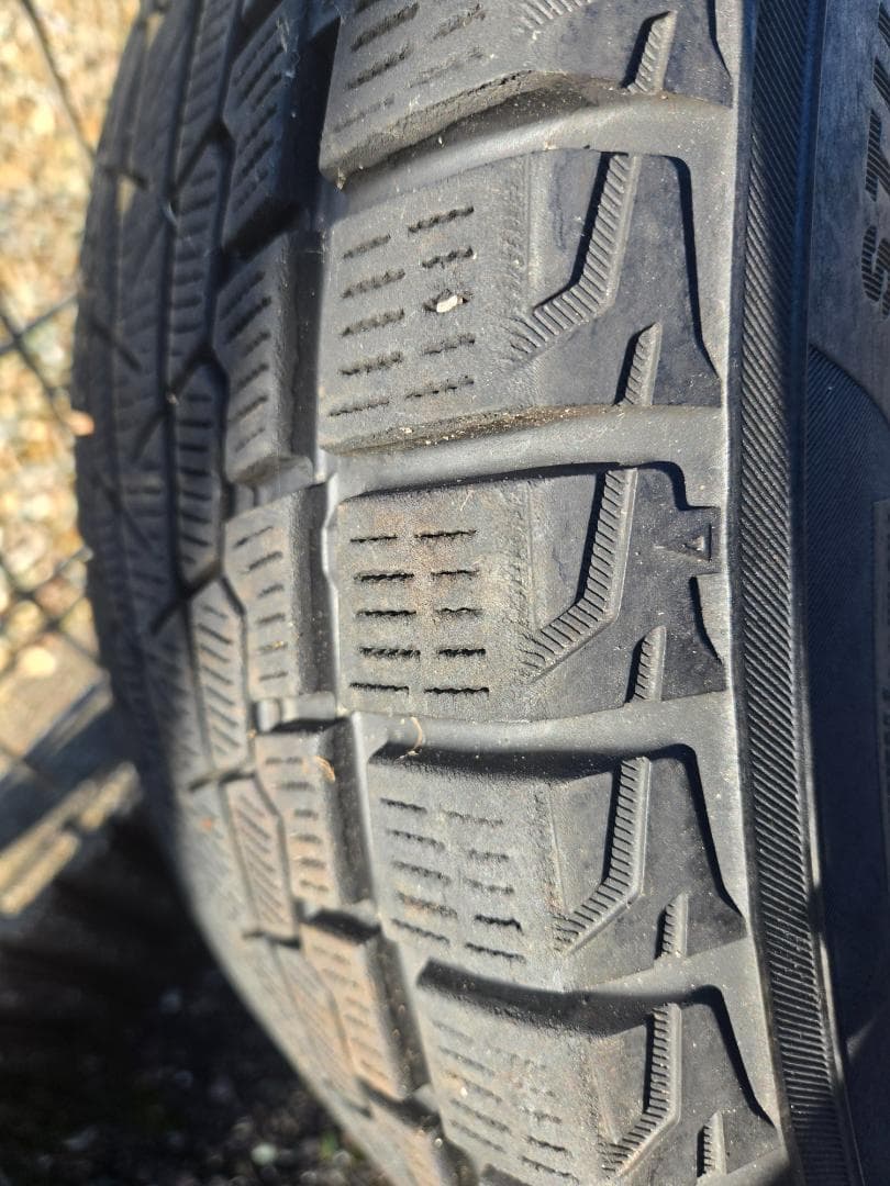 OUTLANDER純正ホイールとスタッドレス