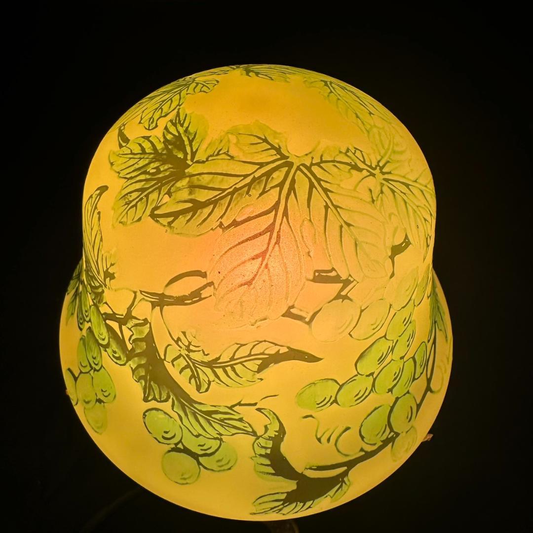 エミールガレ 真鍮台座　ランプ　1灯照明　 カメオ彫り　被せガラス 高さ32cm