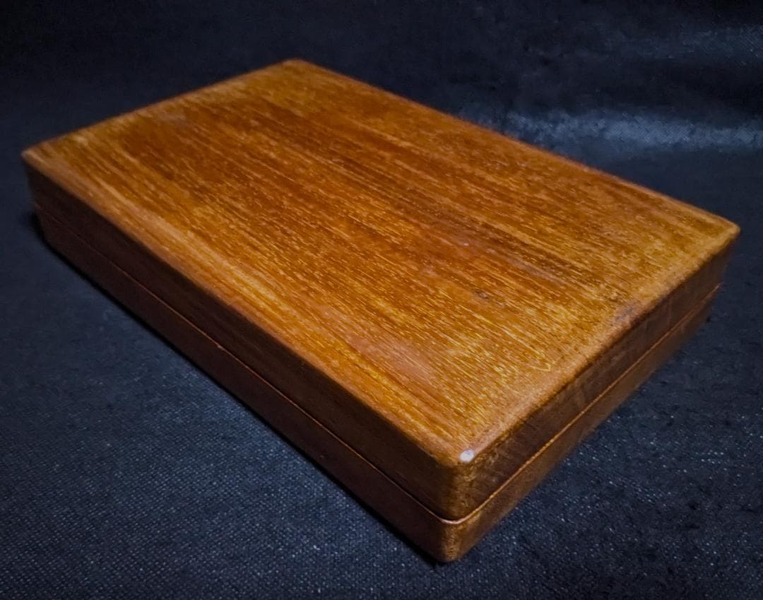 【おにぎり】　◆端渓硯（玳瑁斑・青花・魚脳凍・火捺／朝天巌／唐木箱／九吋）