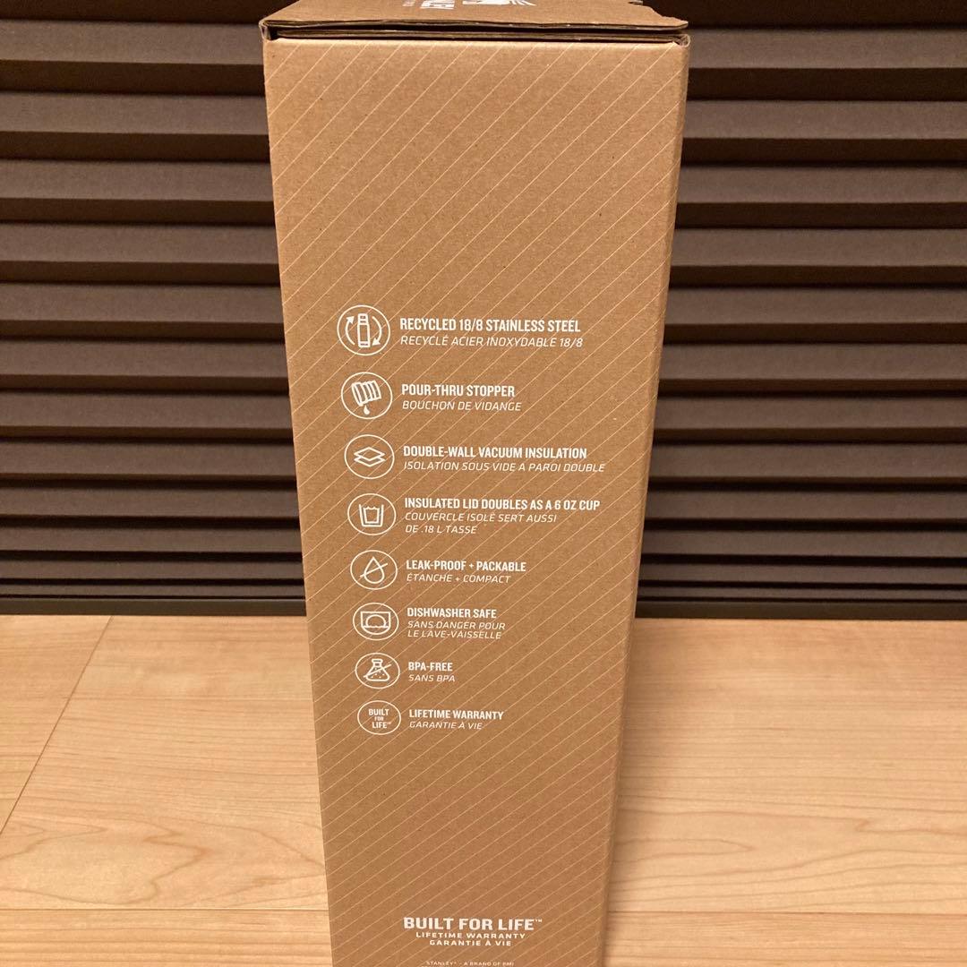 新品 STANLEY スタンレー クラシック真空ボトル 1.9L ブラック 水筒