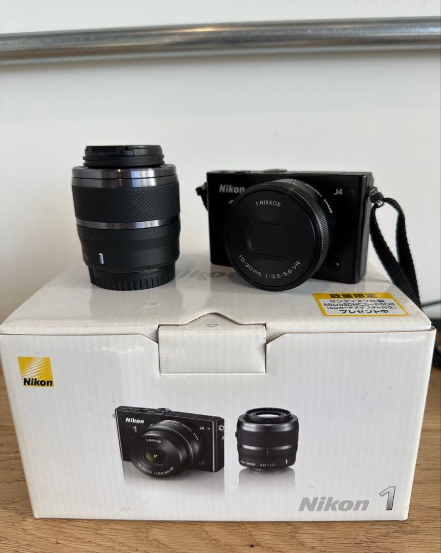 ニコン　ミラーレス一眼 Nikon 1 J4 ダブルズームキット ブラック
