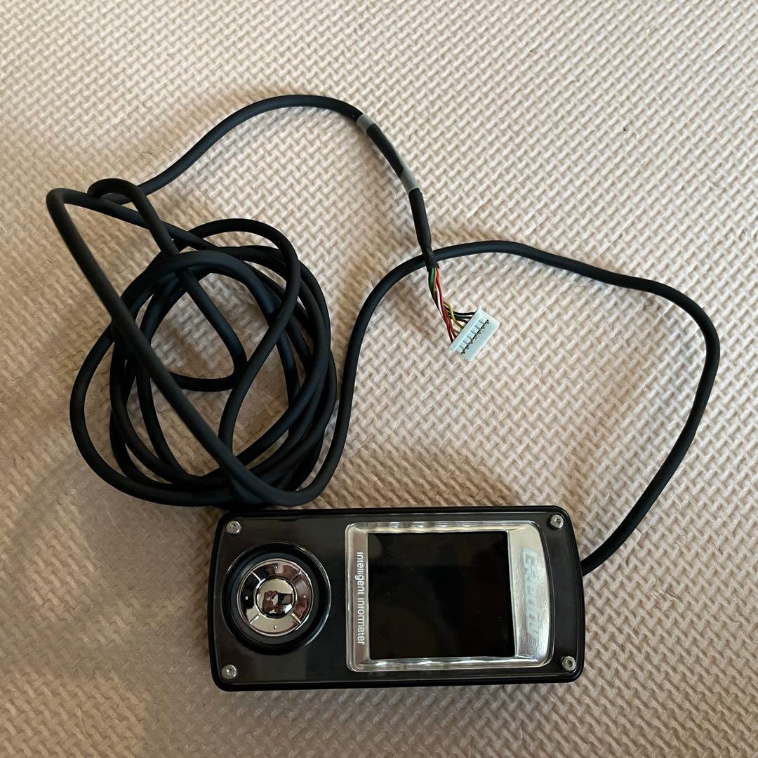 トラスト インテリジェントインフォメーター 本体と付属品