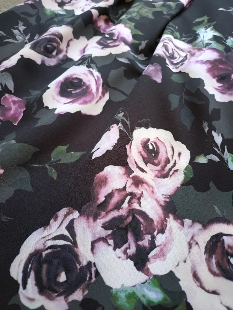 ローズティアラ★ローズプリントワンピース★42★ブラック★タグ付き新品