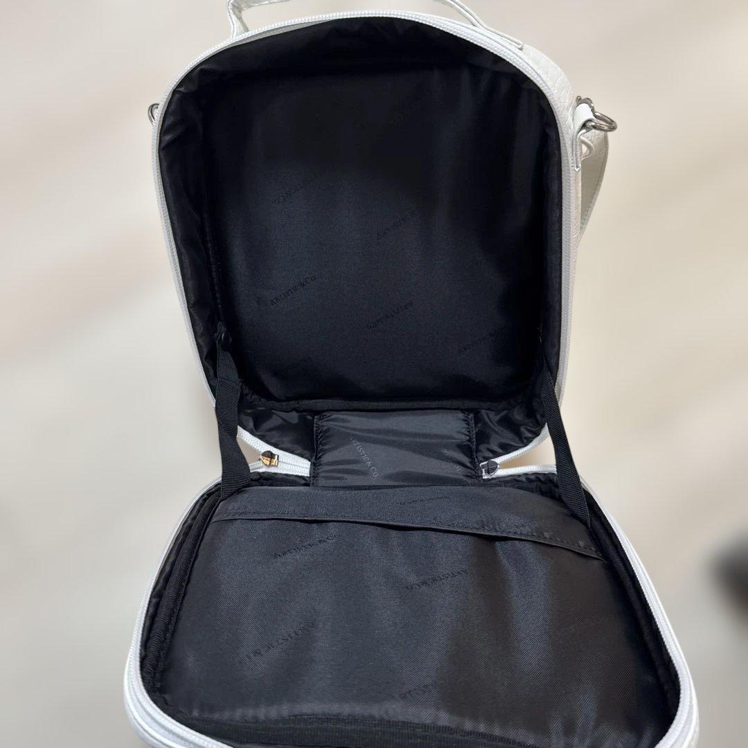the Vzusa iCARE 美顔器 充電器付き