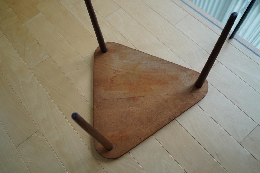 デンマーク家具木製トライアングルサイドテーブル ブラウン