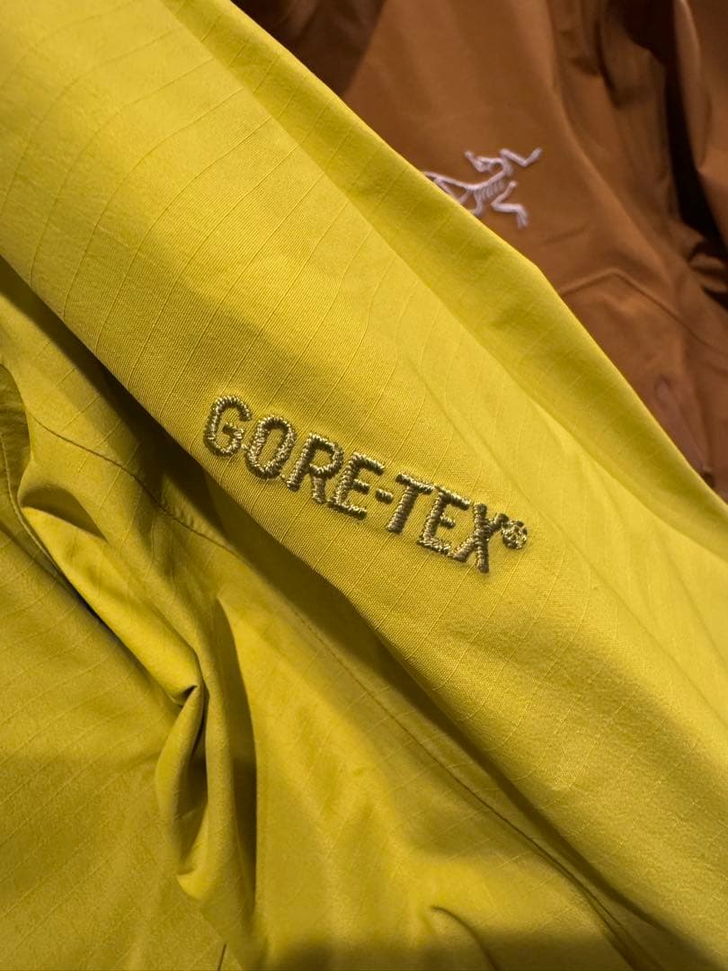 大学生ARC'TERYX GORE-TEX フードジャケット