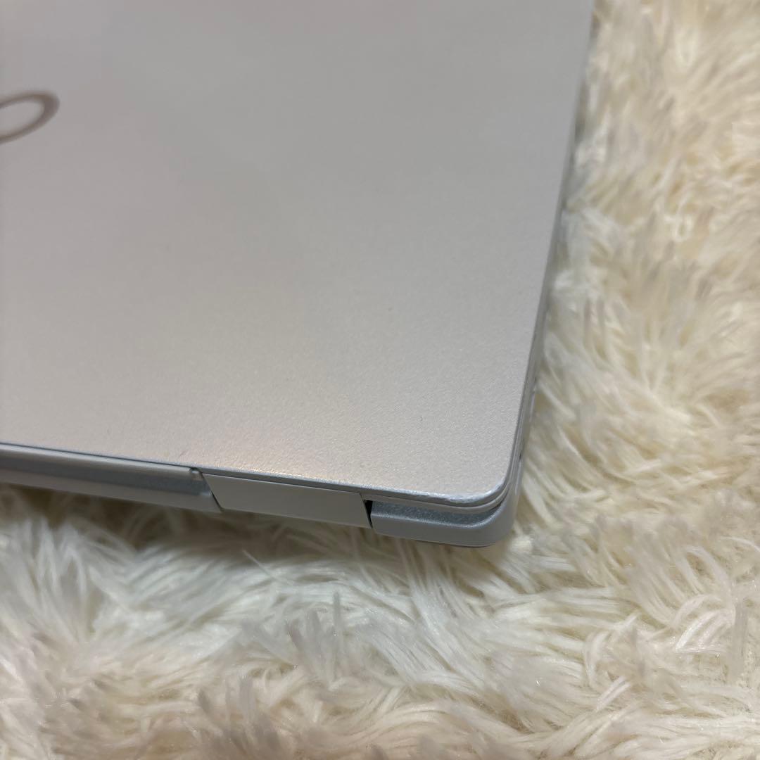 【美品】i5 LIFEBOOK UH08/E3 Intel xe GPU搭載！