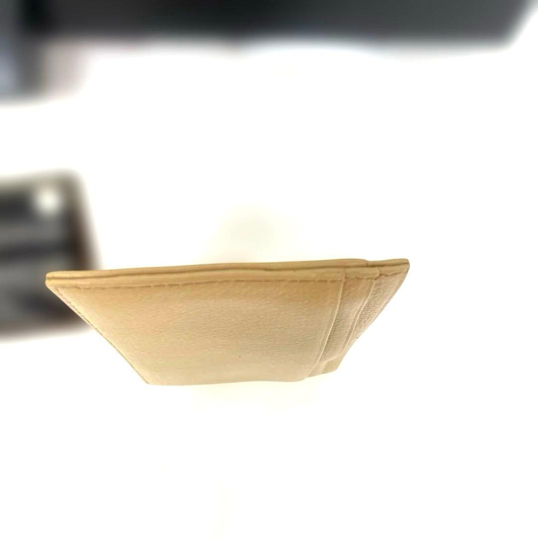 CHANEL シャネル　レザー　ココボタン　カードケース　名刺入れ　ベージュ系