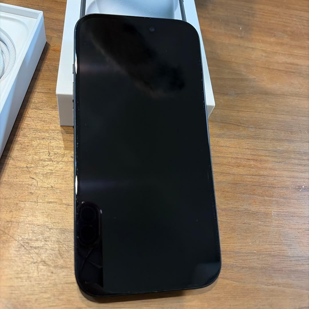 Apple iPhone 15 ブラック 本体　箱　ケーブル付属