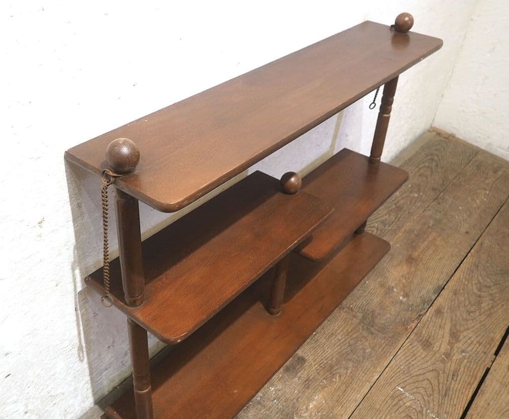 1347　レトロモダンなウォールラック　壁掛け式　飾り棚　陳列棚　ヴィンテージ