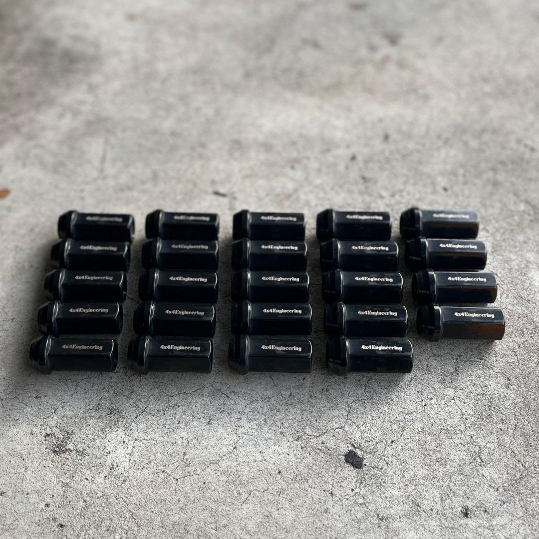 4X4 エンジニアリング ブラッドレーV ホイール　スタッドレスタイヤ　4本