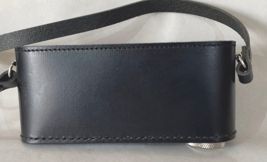 バルナックライカ用スナップホルダー　ハンドメイド本革製　黒