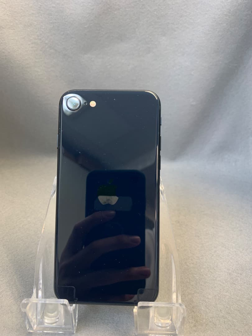 超美品　国内版　SIMフリー　iPhoneSE-3 128GB ミットライト色