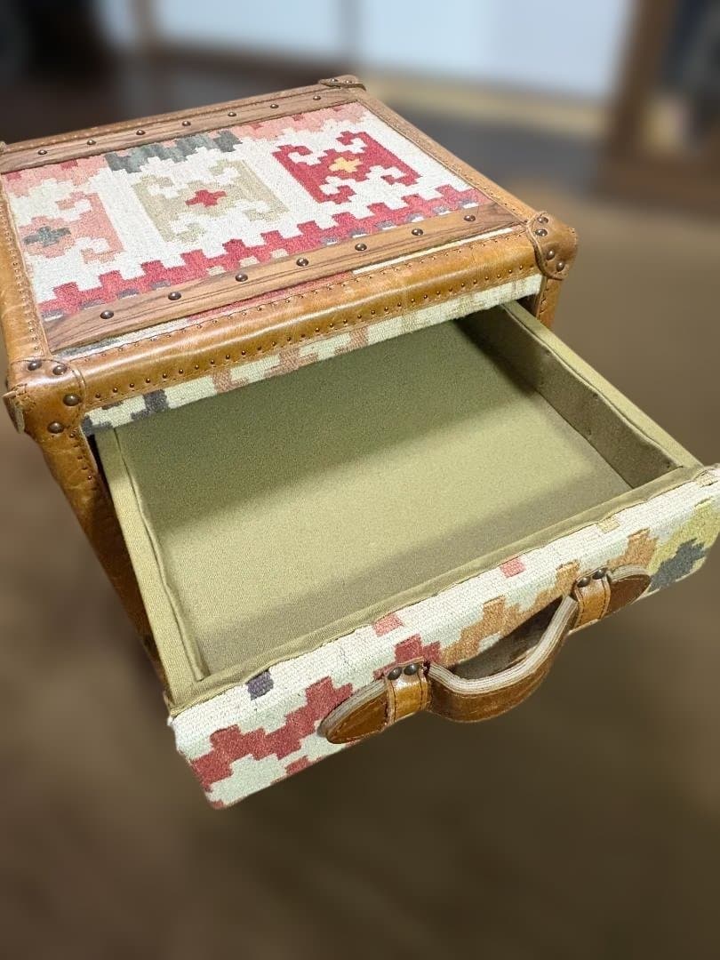 HALO（ハロ） STONYHURST ラージ ランプテーブル キリム チェスト