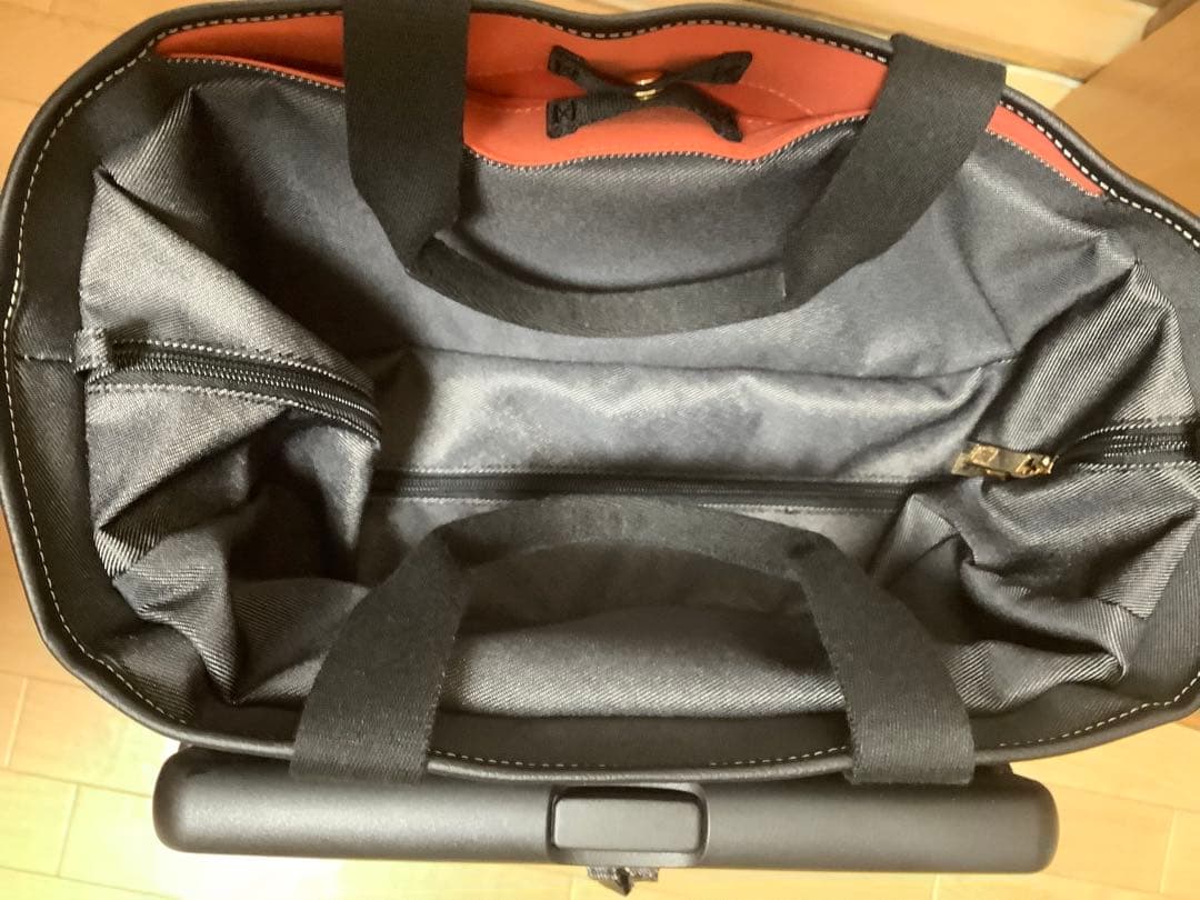 スワニー　キャリーバッグ　ストッパー付き　Mサイズ　超美品