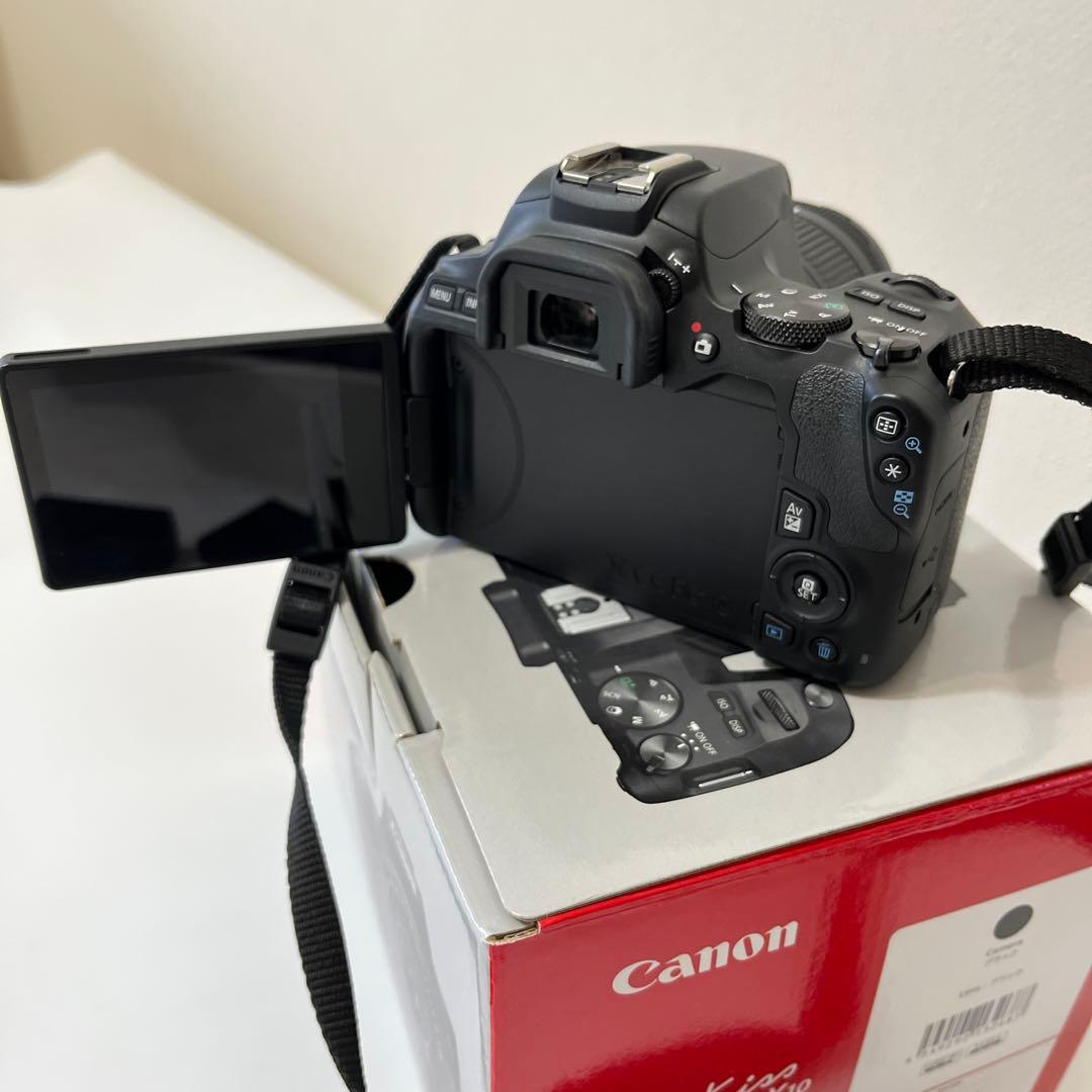 Canon EOS Kiss x10 一眼レフカメラ　EF-S18-55レンズ付