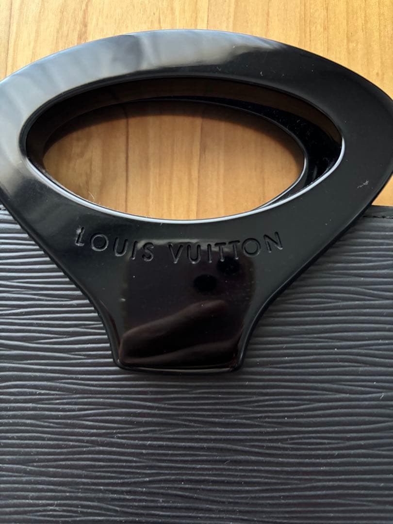 ヴィトン エピ ハンドバッグ