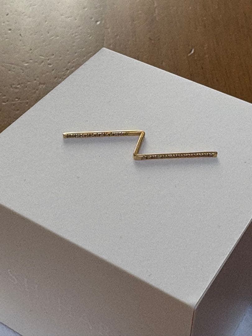 美品 SHIHARA Diamond Post Pierce 0102