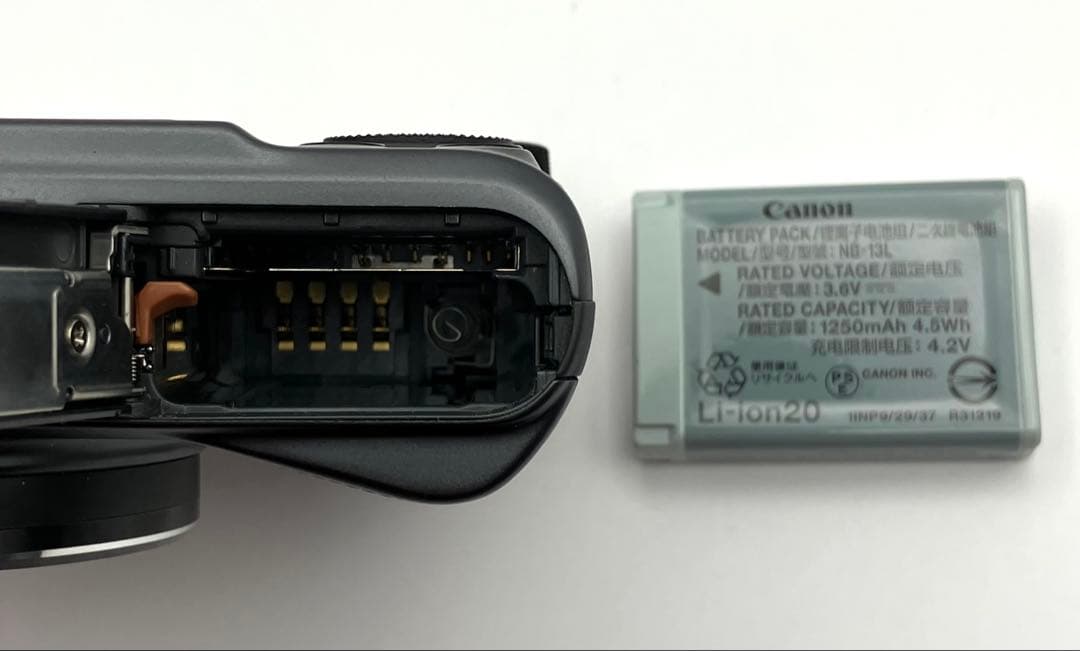 【美品】Canon PowerShot SX720 HS ブラック　デジカメ