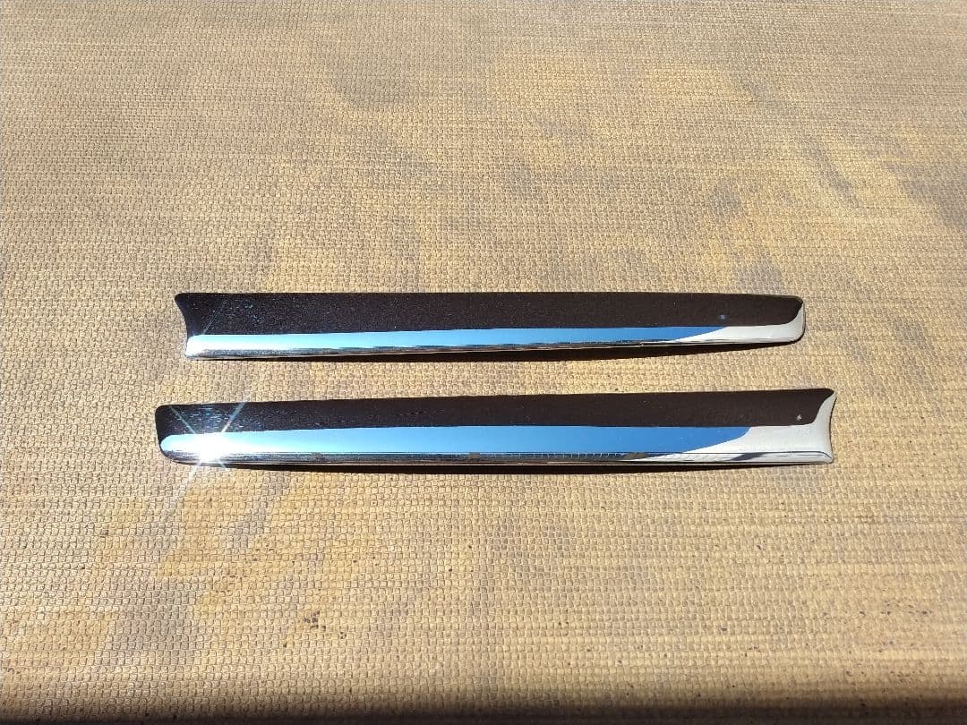 70ヴォクシー純正オプションボンネットガーニシュ