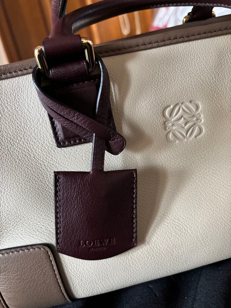 新品未使用　LOEWE レザー バッグ クリーム/ブラウン