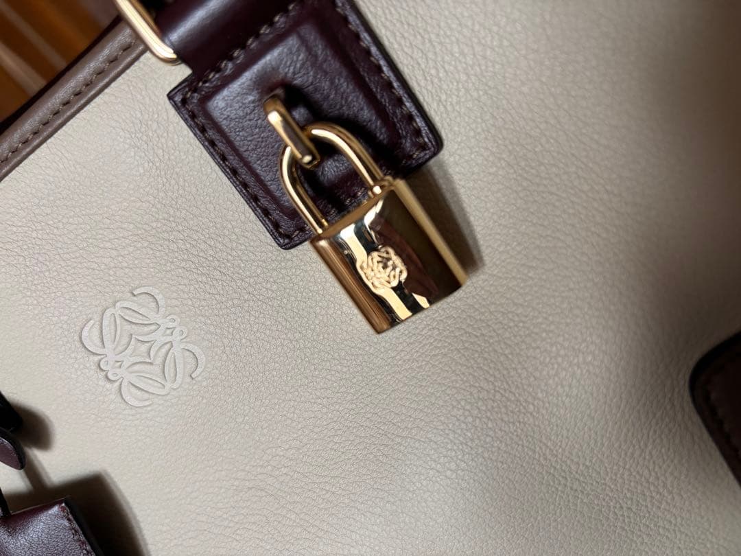 新品未使用　LOEWE レザー バッグ クリーム/ブラウン