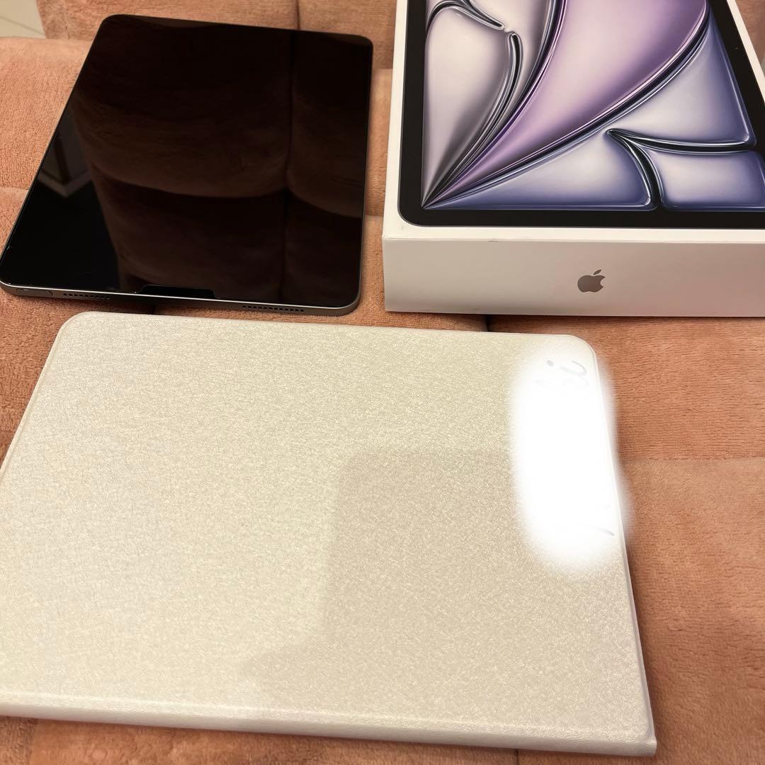 美品！Apple iPad Air （M2）バッテリー最大容量100%カバー付き