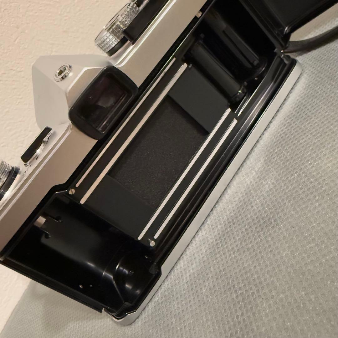 OLYMPUS OM-1 一眼レフカメラ 50mmレンズ付き