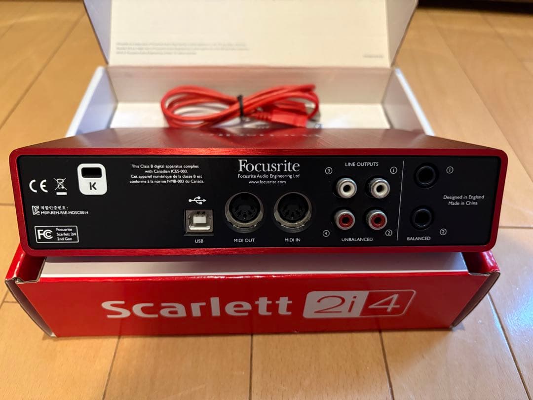Focusrite Scarlett 2i4 USBオーディオインターフェース