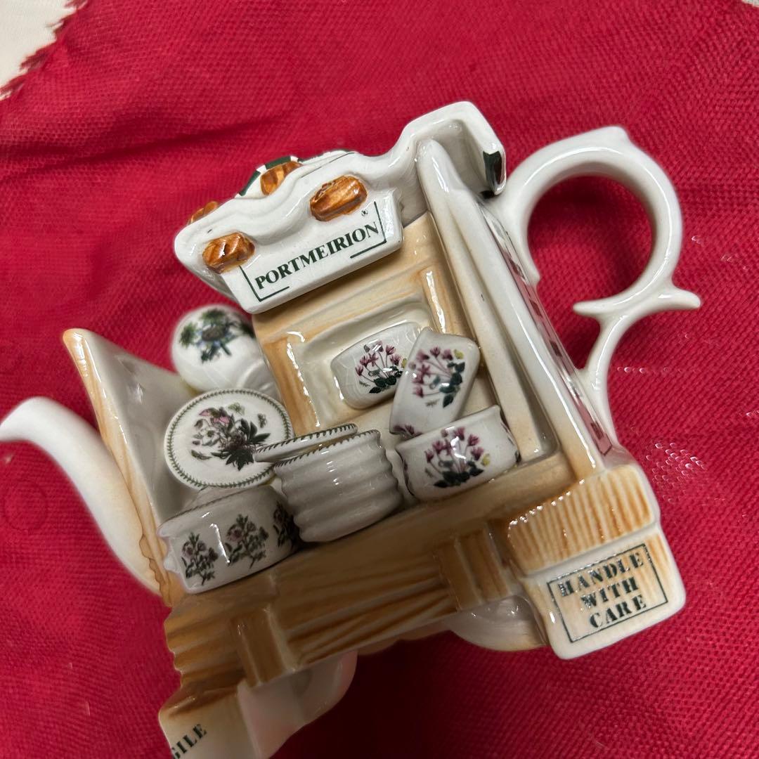 ポートメリオン　飾りポット　沢山の食器達