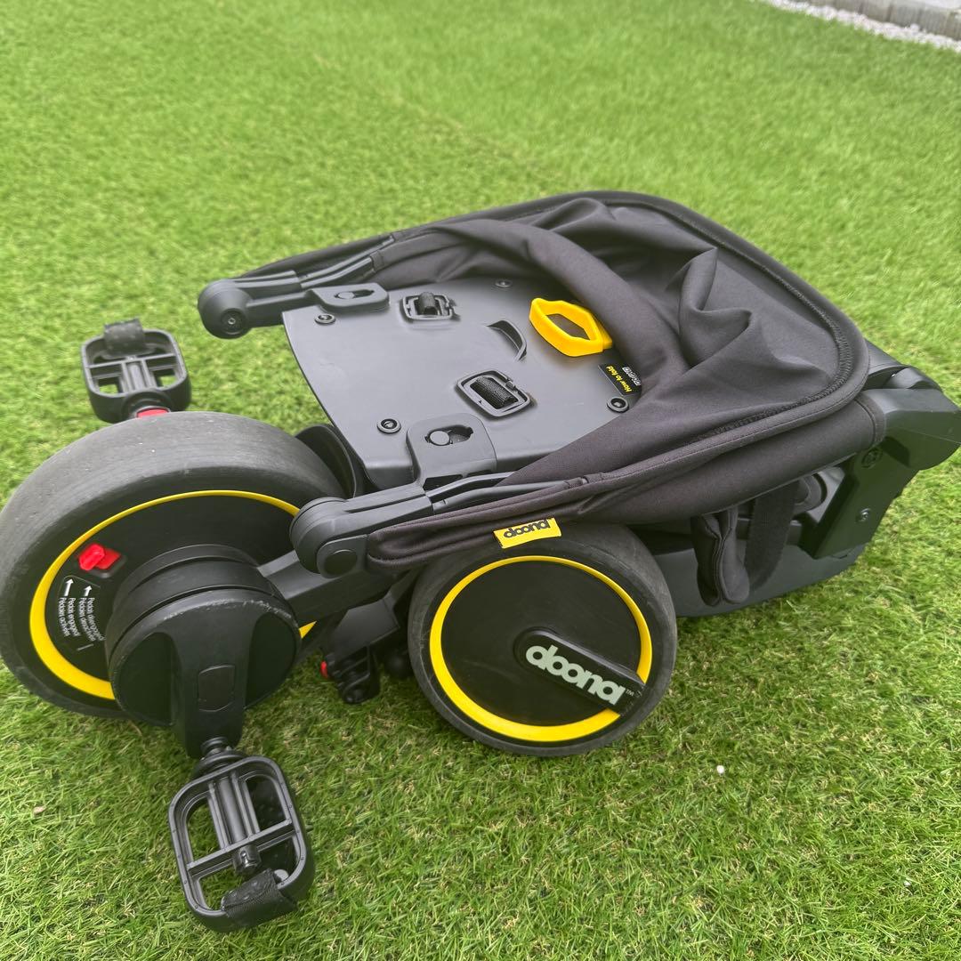 doona Liki Trike S5 プレミアム　折りたたみ三輪車　ブラック