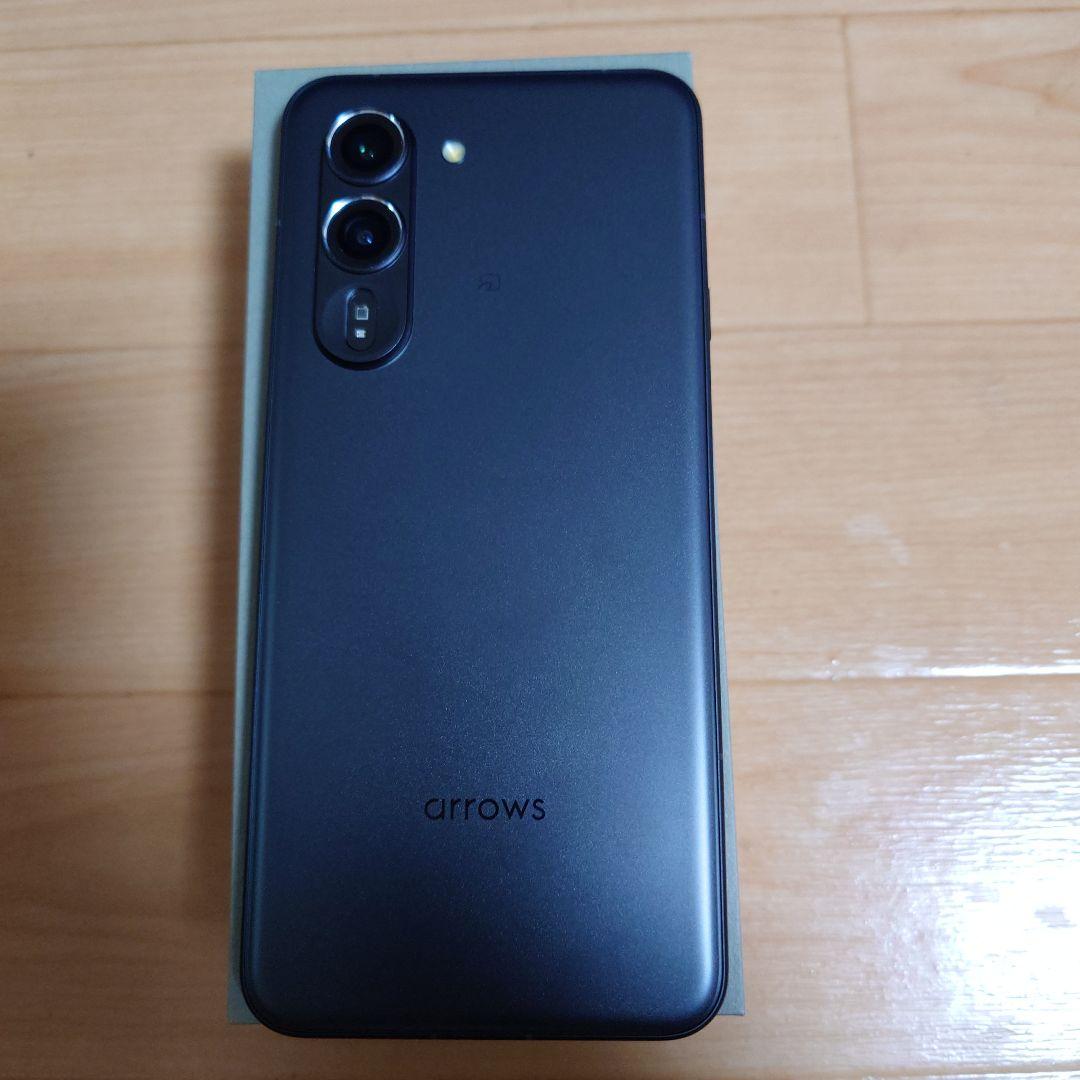 arrows Alpha 本体 ブラック ほぼ新品　おまけ付き