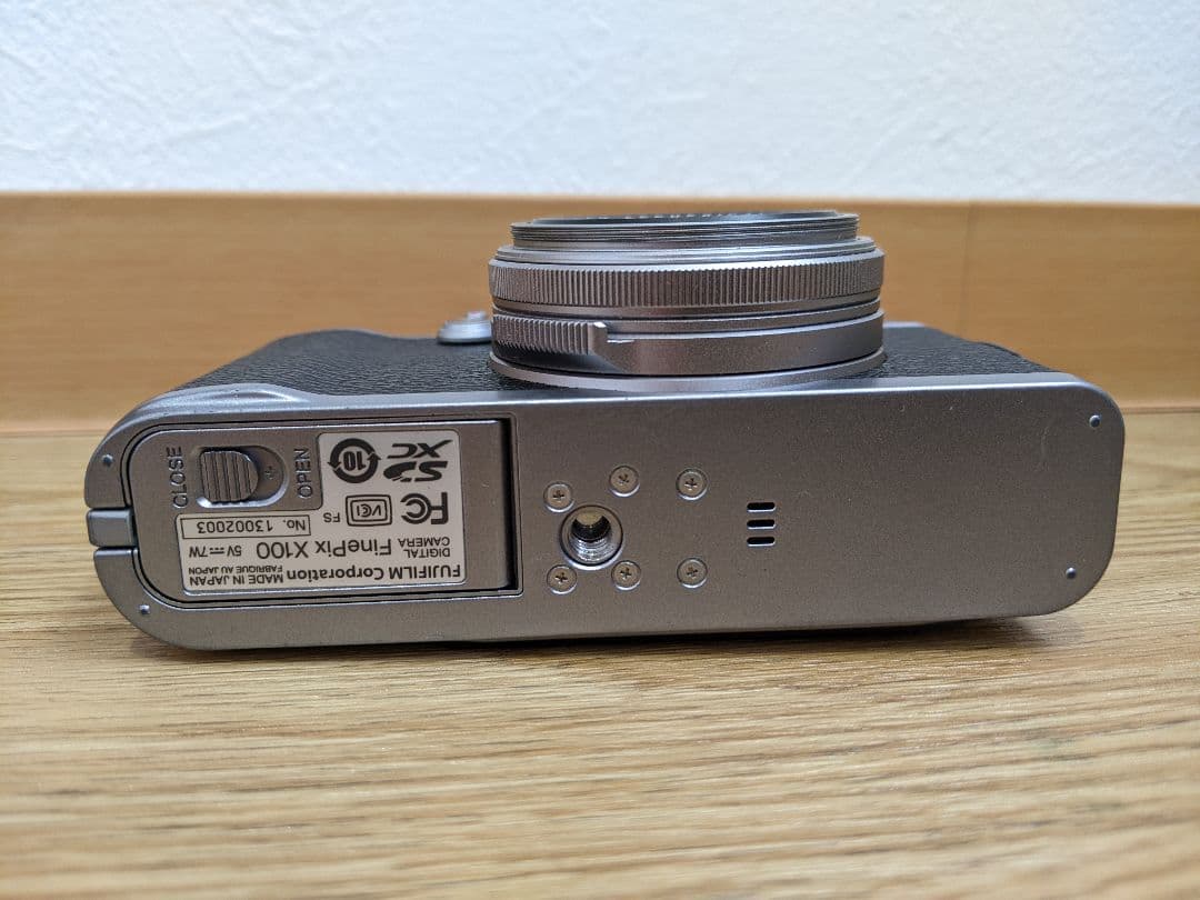 Fujifilm FUJI X100 23mm f/2レンズ