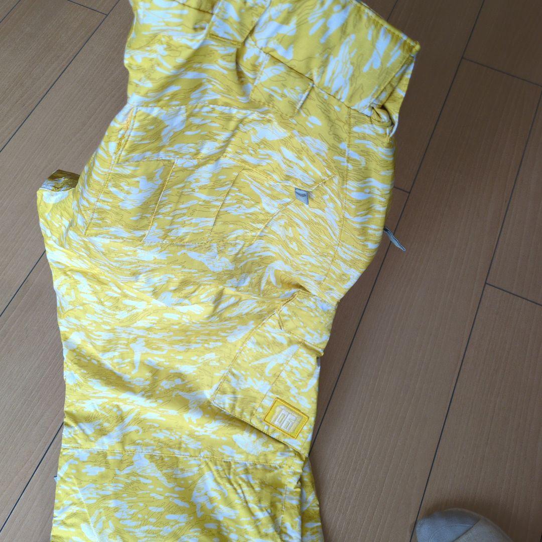 極美品　期間限定　格安出品　イエロー迷彩 スノーボードウェア　おまけ付き