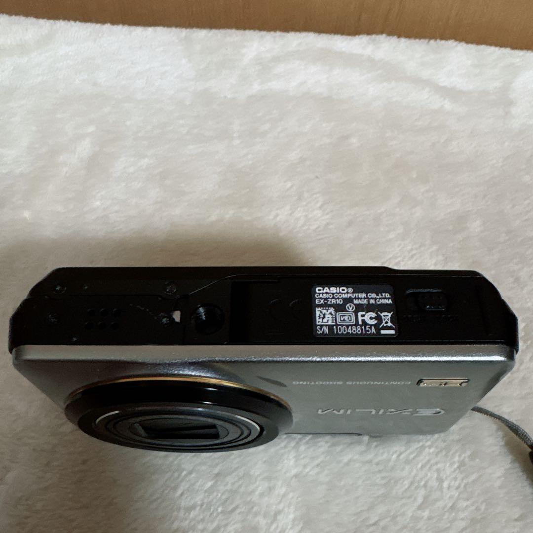 CASIO デジタルカメラ HIGH SPEED EXILIM EX-ZR10