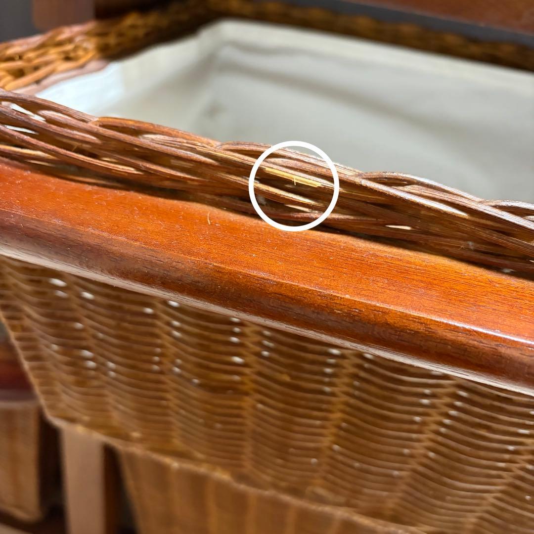 ラタンのチェスト 引き出し　カゴ　バスケット　籐製　ブラウン　バリ風家具