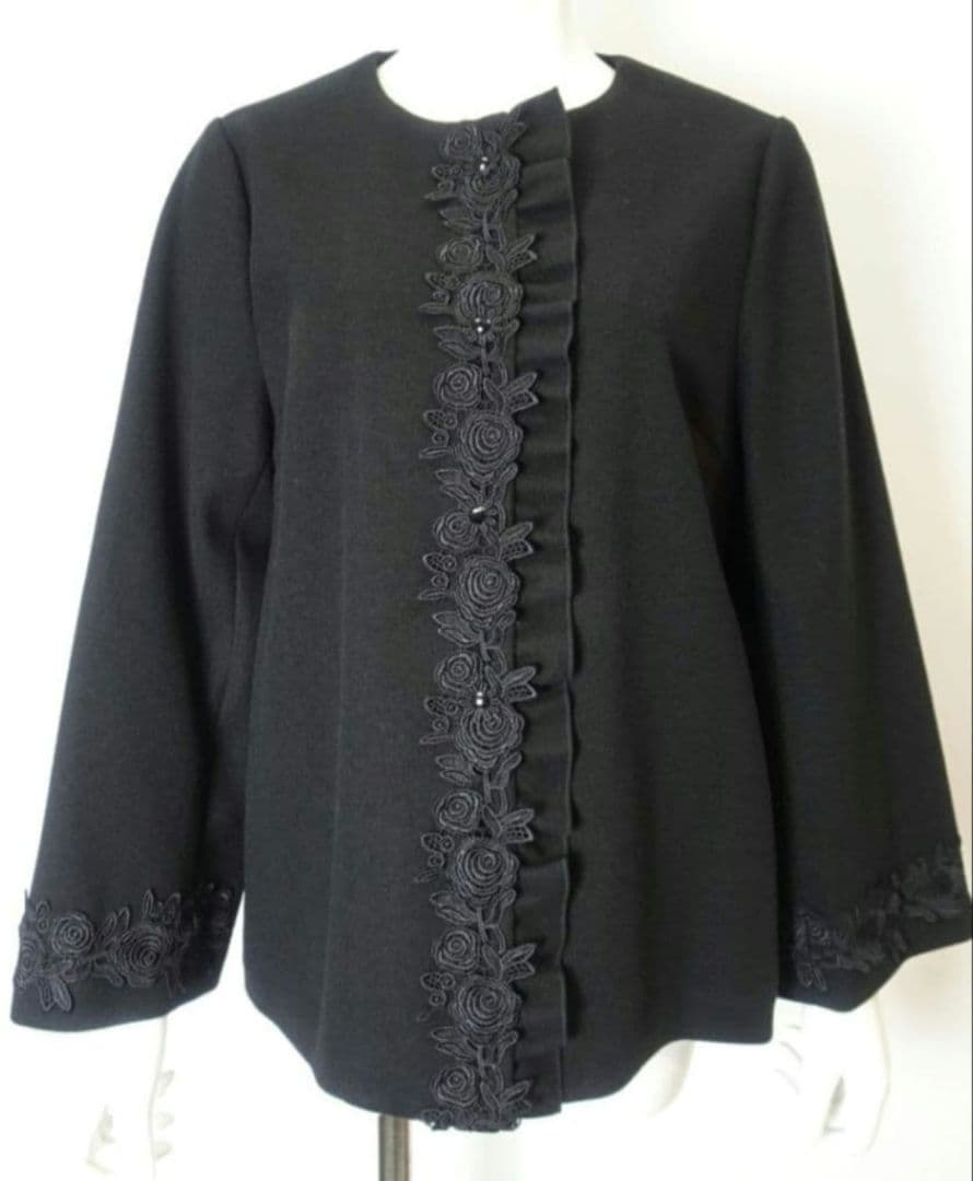 おんぷ　　スーパービューティー今季 ショートコート黒44 新品