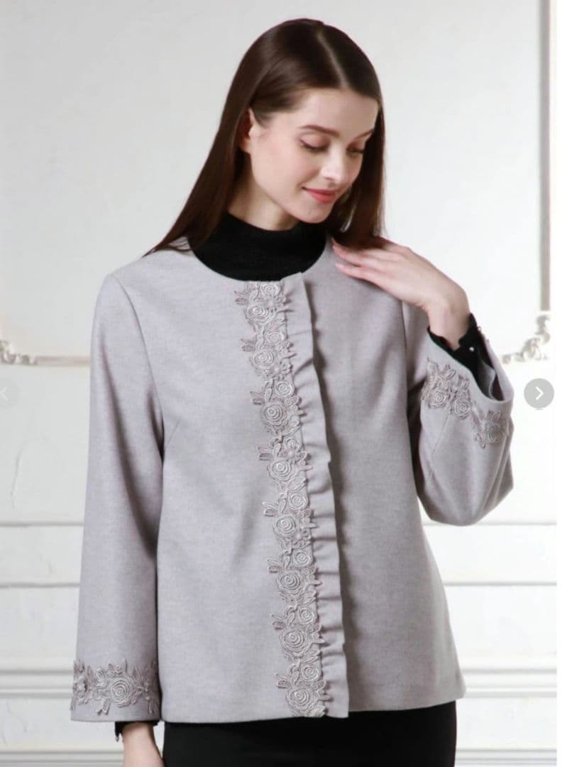 おんぷ　　スーパービューティー今季 ショートコート黒44 新品